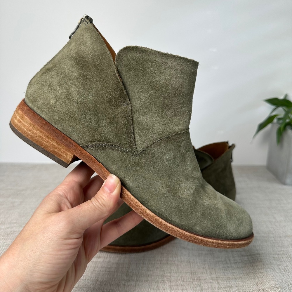 Kork-Ease Olive Green Suede Ankle Boots Womens 7.5 M Back Zip K3529